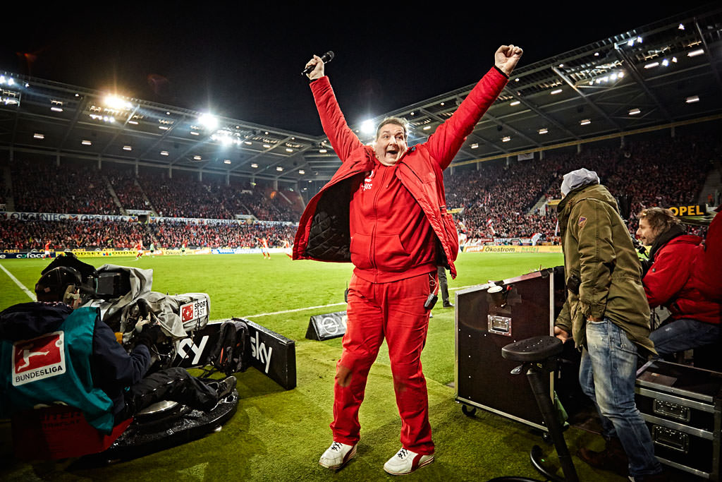 Reportage über den Stadionsprecher des FSV Mainz 05, Klaus Hafner