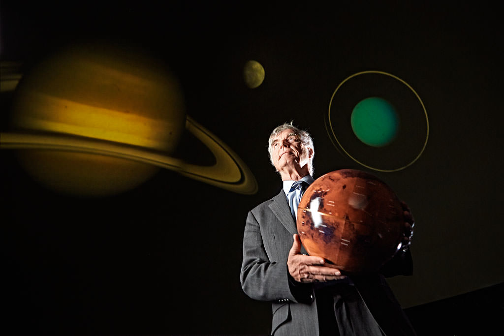 Der Physiker und ehemalige Astronaut Ulf Merbold im Planetarium Stuttgart
